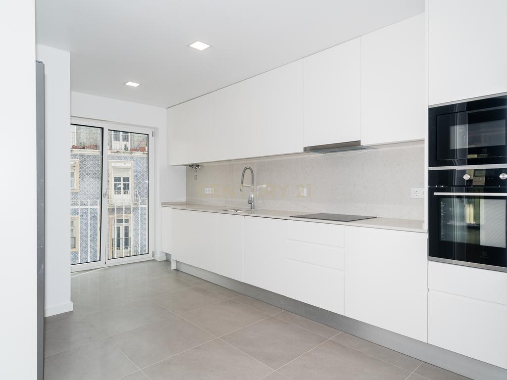 Apartamento T3 a estrear - Centro de Lisboa - Image 6